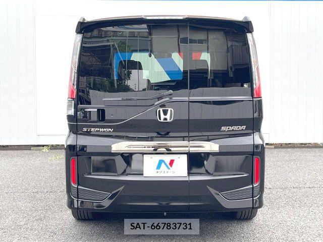 Honda STEP WGN 2021-04 6673766-16