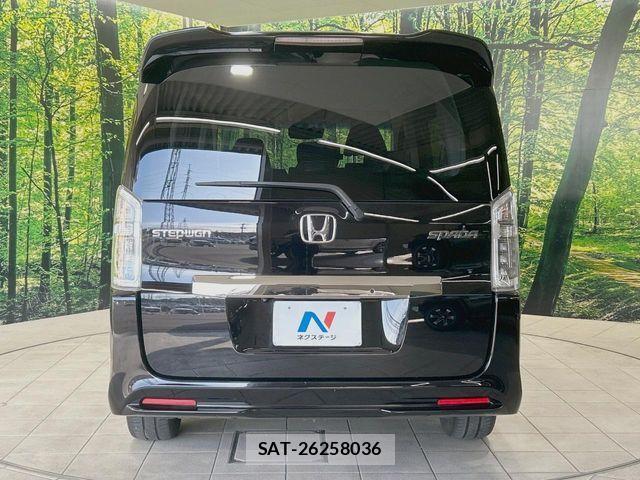 Honda STEP WGN 2014-04 6673775-14