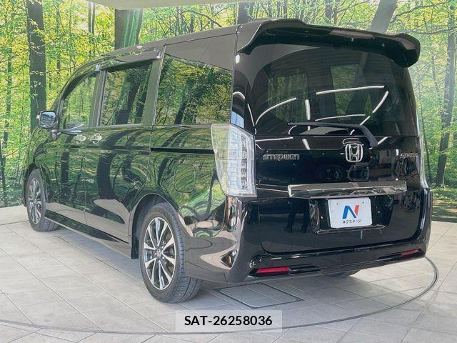 Honda STEP WGN 2014-04 6673775-16