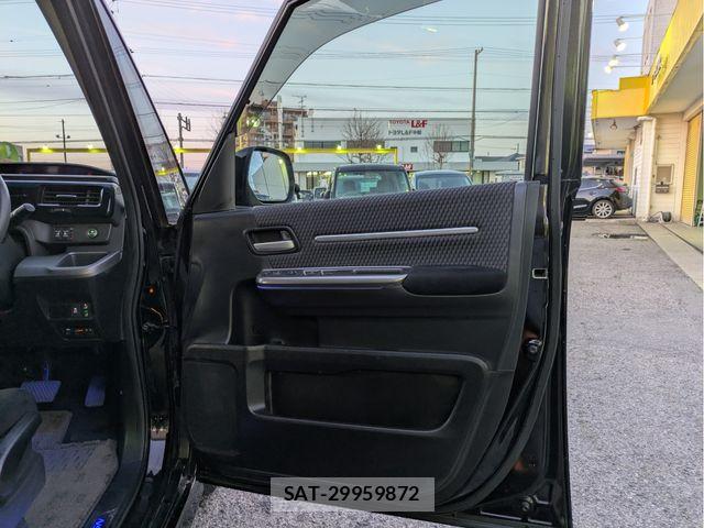 Honda STEP WGN 2017-08 6791606-29