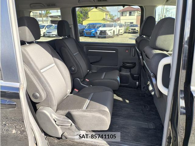 Honda STEP WGN 2017-12 6791571-14