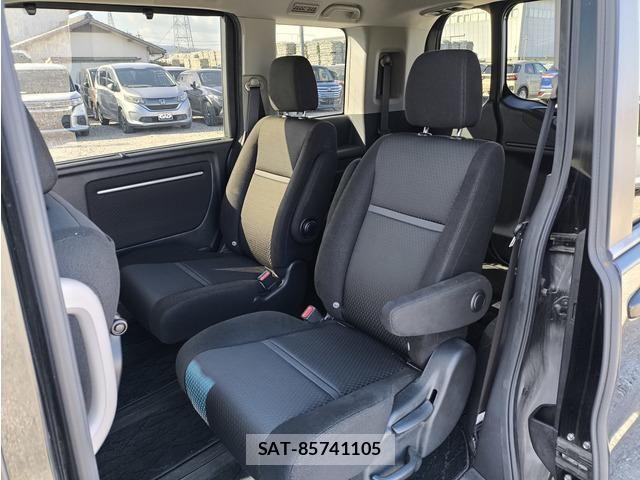 Honda STEP WGN 2017-12 6791571-18