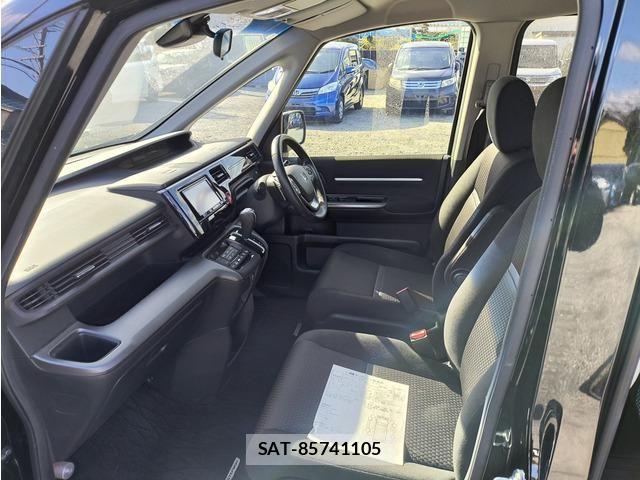 Honda STEP WGN 2017-12 6791571-19