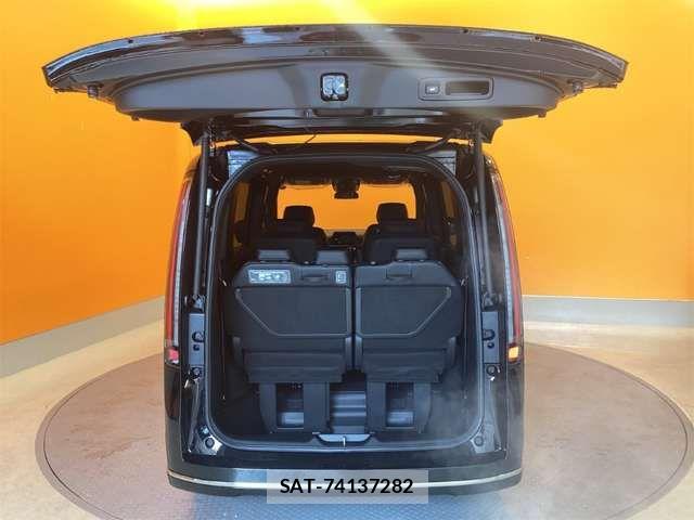 Honda STEP WGN 2025-12 6913541-14