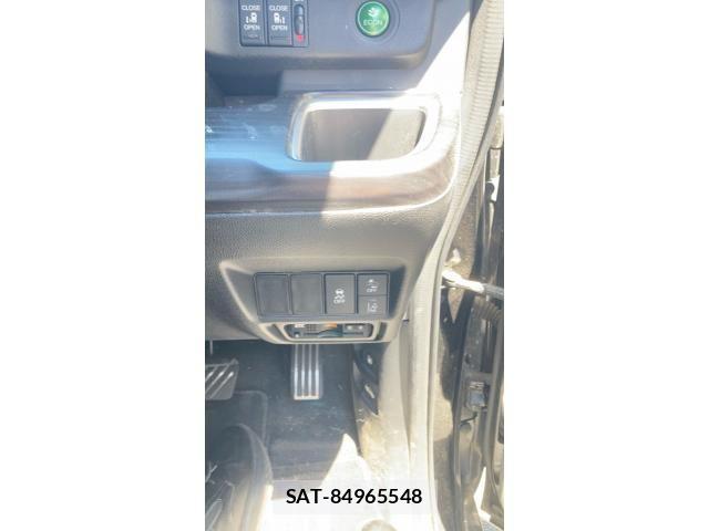 Honda STEP WGN 2017-08 6913578-19
