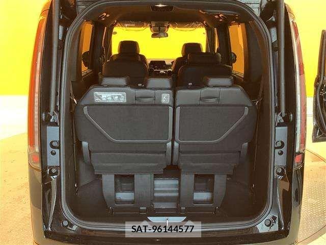 Honda STEP WGN 2025-08 6913530-18