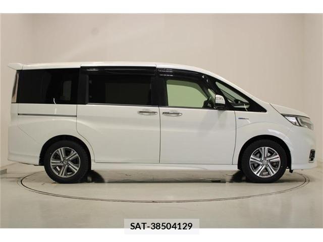 Honda STEP WGN 2018-03 6913575-13
