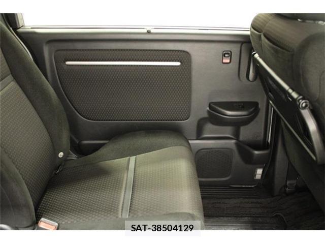 Honda STEP WGN 2018-03 6913575-29