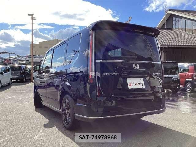 Honda STEP WGN 2025-12 6913543-14