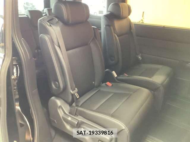 Honda STEP WGN 2026-04 6913537-17
