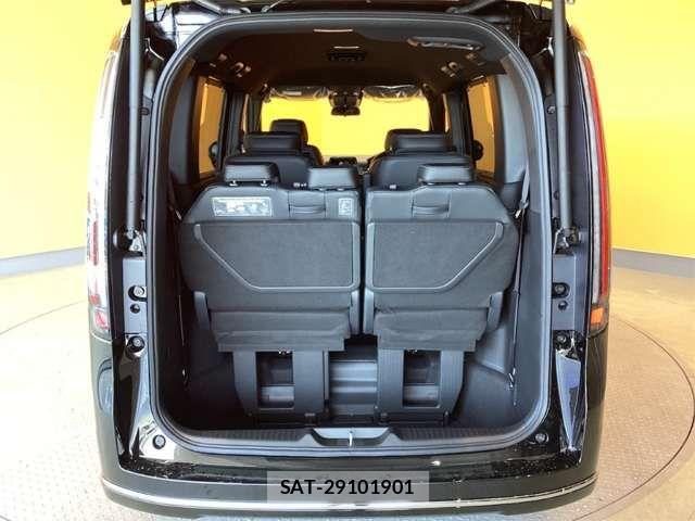 Honda STEP WGN 2026-03 6913542-15