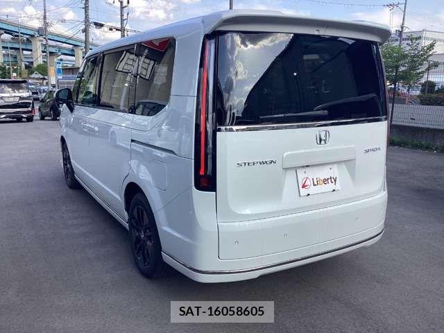 Honda STEP WGN 2026-03 6913545-11