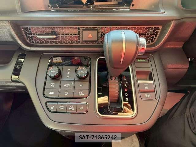 Honda STEP WGN 2026-02 6913551-18