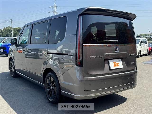 Honda STEP WGN 2024-12 7021660-12