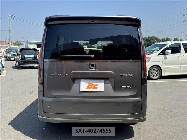 Honda STEP WGN 2024-12 7021660-13