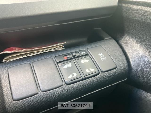 Honda STEP WGN 2011-04 7060885-14
