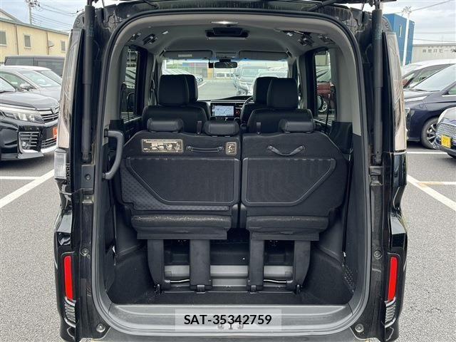 Honda STEP WGN 2019-06 7060868-16