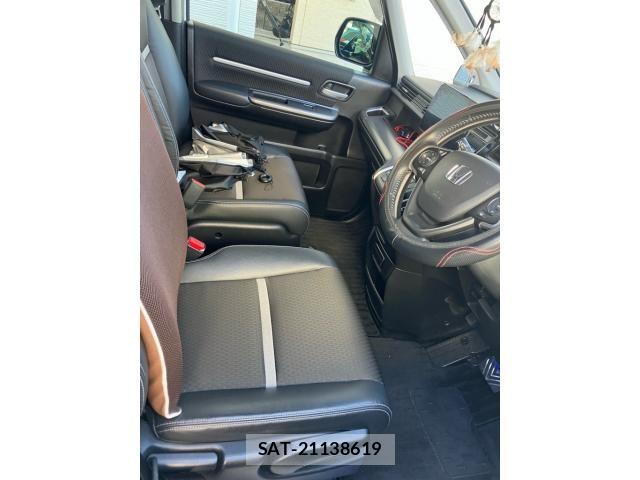 Honda STEP WGN 2019-09 7225575-17