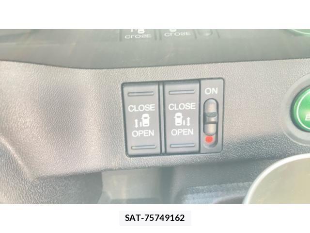 Honda STEP WGN 2018-03 7225574-15