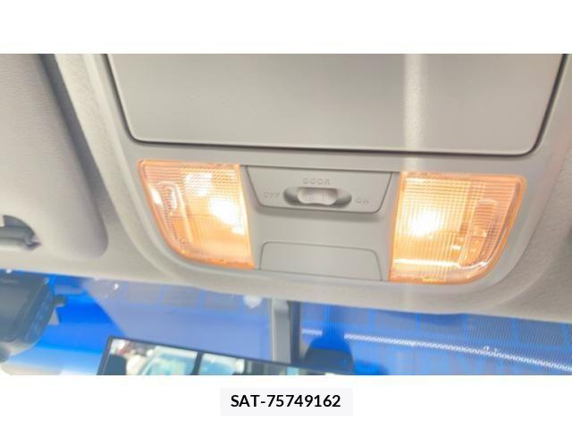 Honda STEP WGN 2018-03 7225574-17