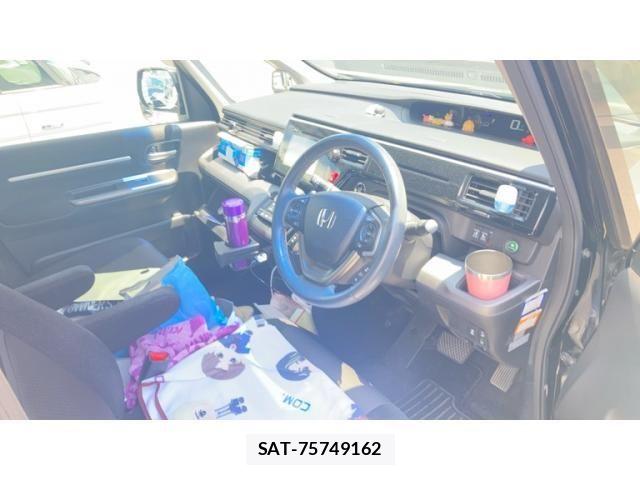 Honda STEP WGN 2018-03 7225574-23
