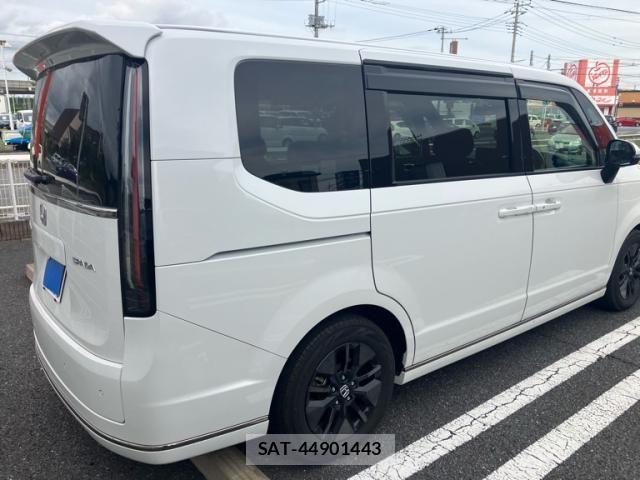 Honda STEP WGN 2024-03 7225583-4