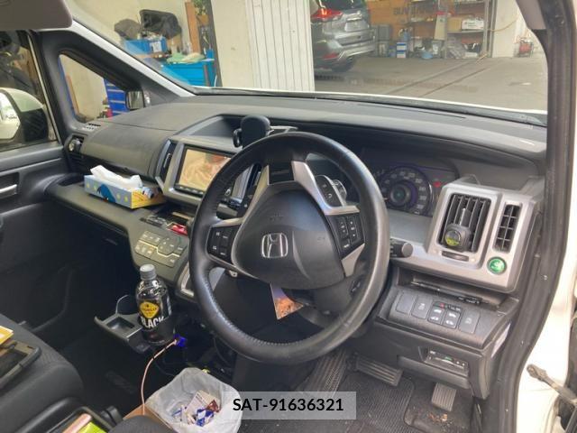 Honda STEP WGN 2013-07 7215896-9