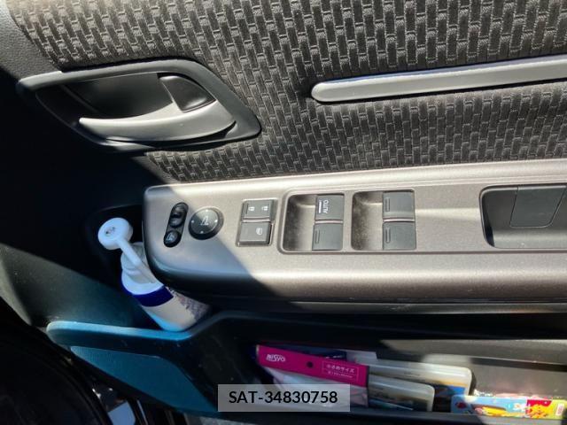 Honda STEP WGN 2018-03 7225572-9