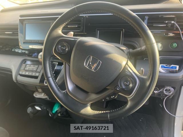 Honda STEP WGN 2017-04 7225568-11