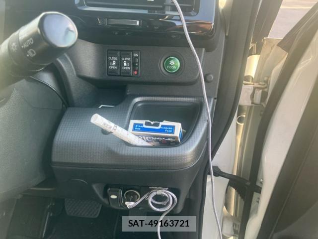 Honda STEP WGN 2017-04 7225568-14