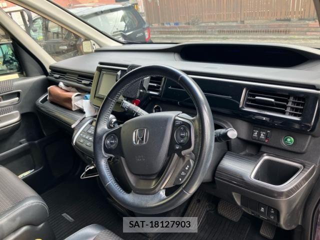 Honda STEP WGN 2016-08 7225567-15