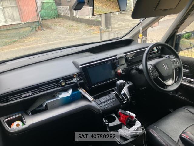 Honda STEP WGN 2017-12 7225571-15