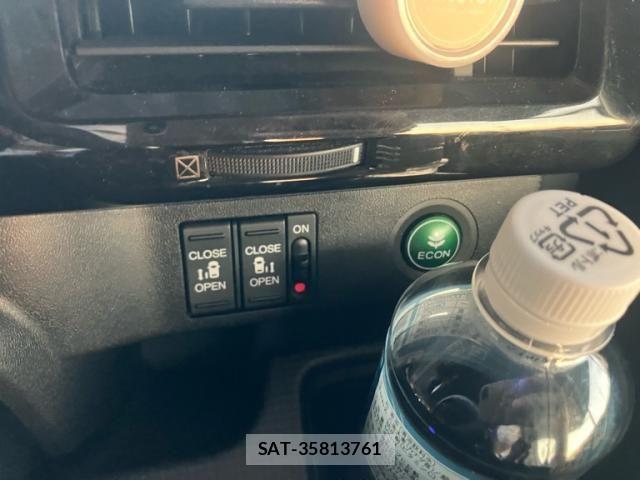 Honda STEP WGN 2017-07 7252433-18