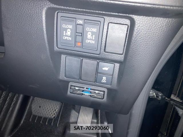 Honda STEP WGN 2023-03 7250546-17