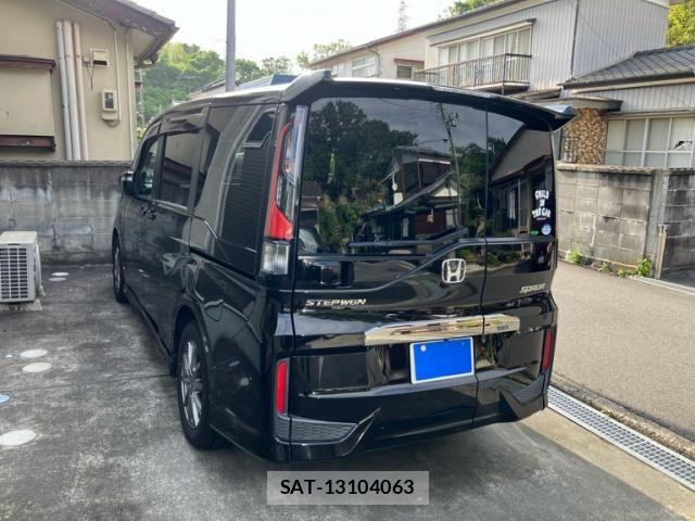 Honda STEP WGN 2017-11 7330336-2