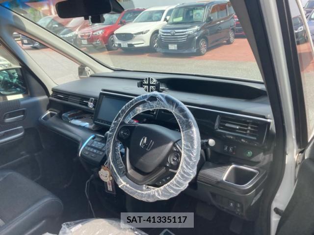 Honda STEP WGN 2016-06 7330329-11