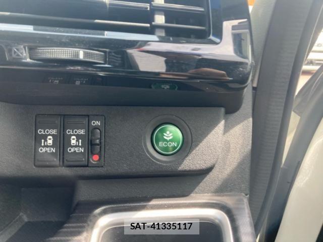 Honda STEP WGN 2016-06 7330329-17