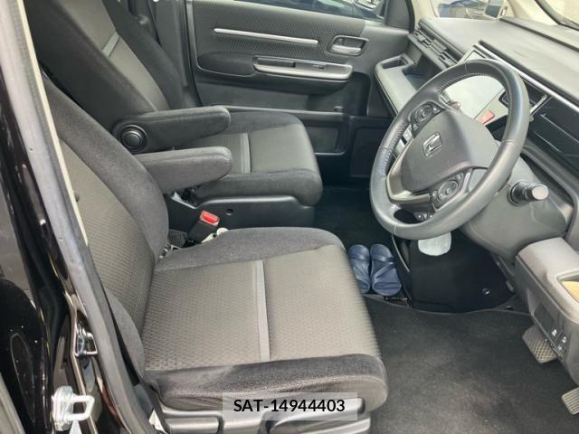 Honda STEP WGN 2018-08 7330317-11