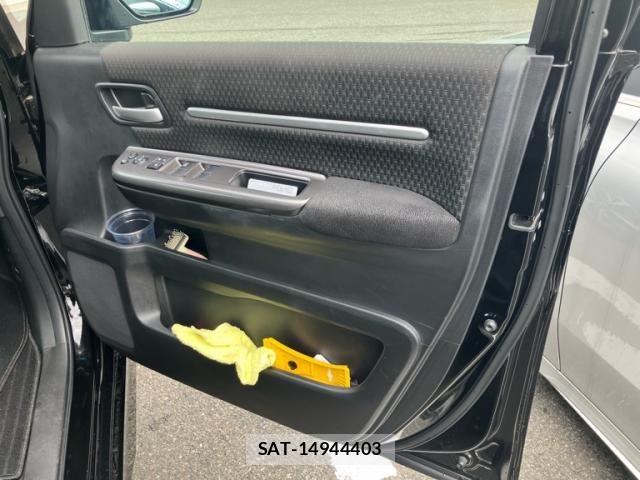 Honda STEP WGN 2018-08 7330317-17