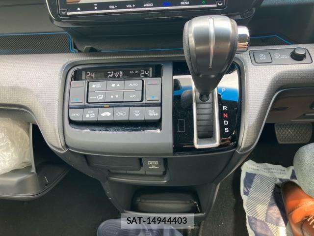 Honda STEP WGN 2018-08 7330317-22