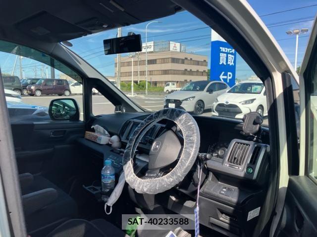 Honda STEP WGN 2011-06 7330353-7