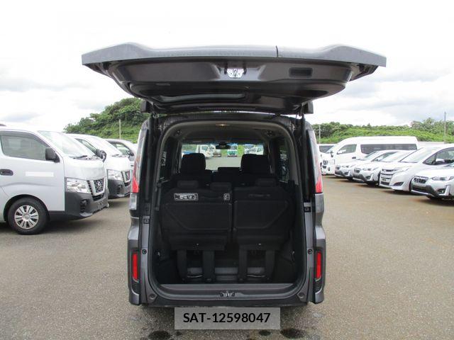 Honda STEP WGN 2021-05 7359968-11