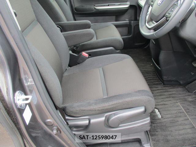Honda STEP WGN 2021-05 7359968-15