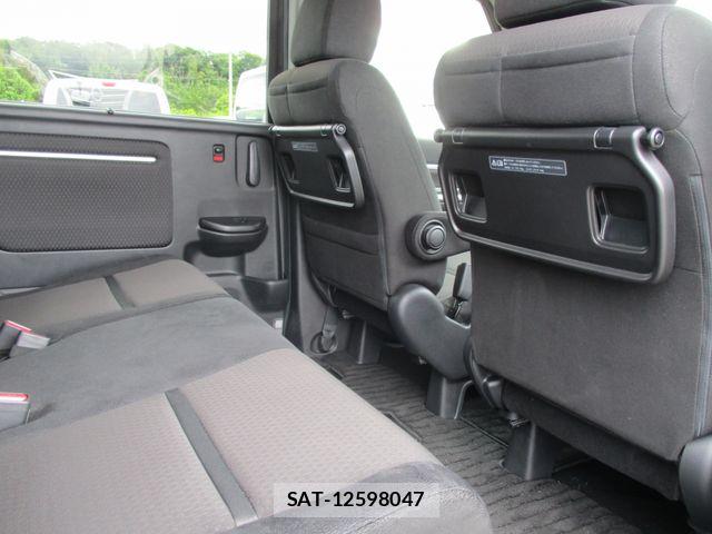 Honda STEP WGN 2021-05 7359968-17