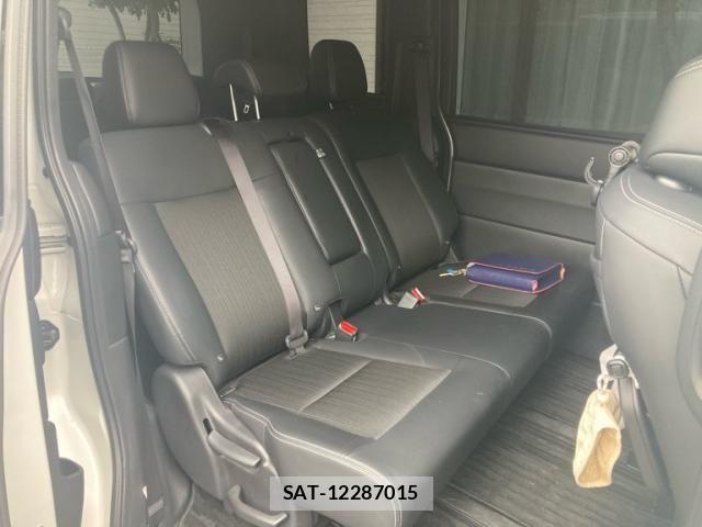 Honda STEP WGN 2022-11 7359962-10