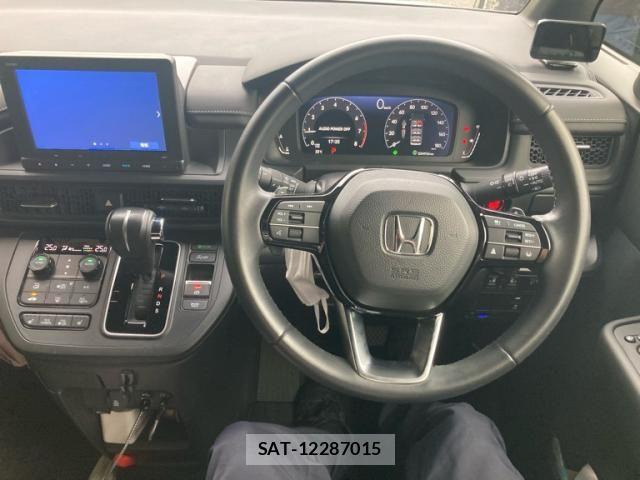Honda STEP WGN 2022-11 7359962-14