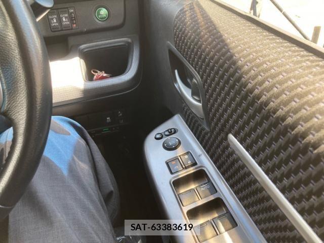 Honda STEP WGN 2017-01 7359966-15