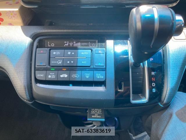 Honda STEP WGN 2017-01 7359966-17
