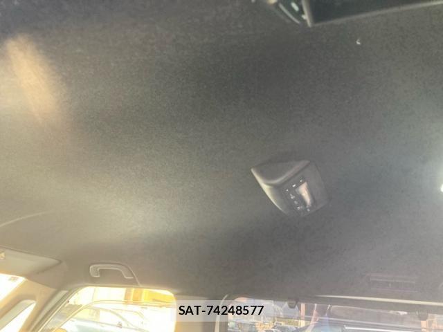 Honda STEP WGN 2022-07 7394286-12