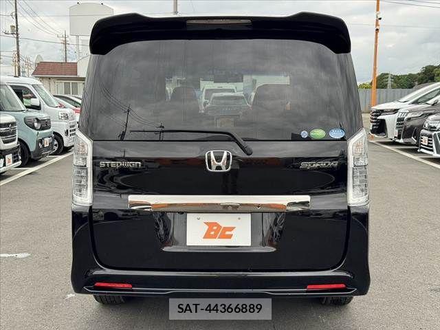 Honda STEP WGN 2014-03 7394305-13
